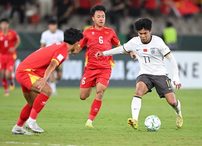 Giao diện trò chơi bắn cá 18win với các loại cá và vũ khí